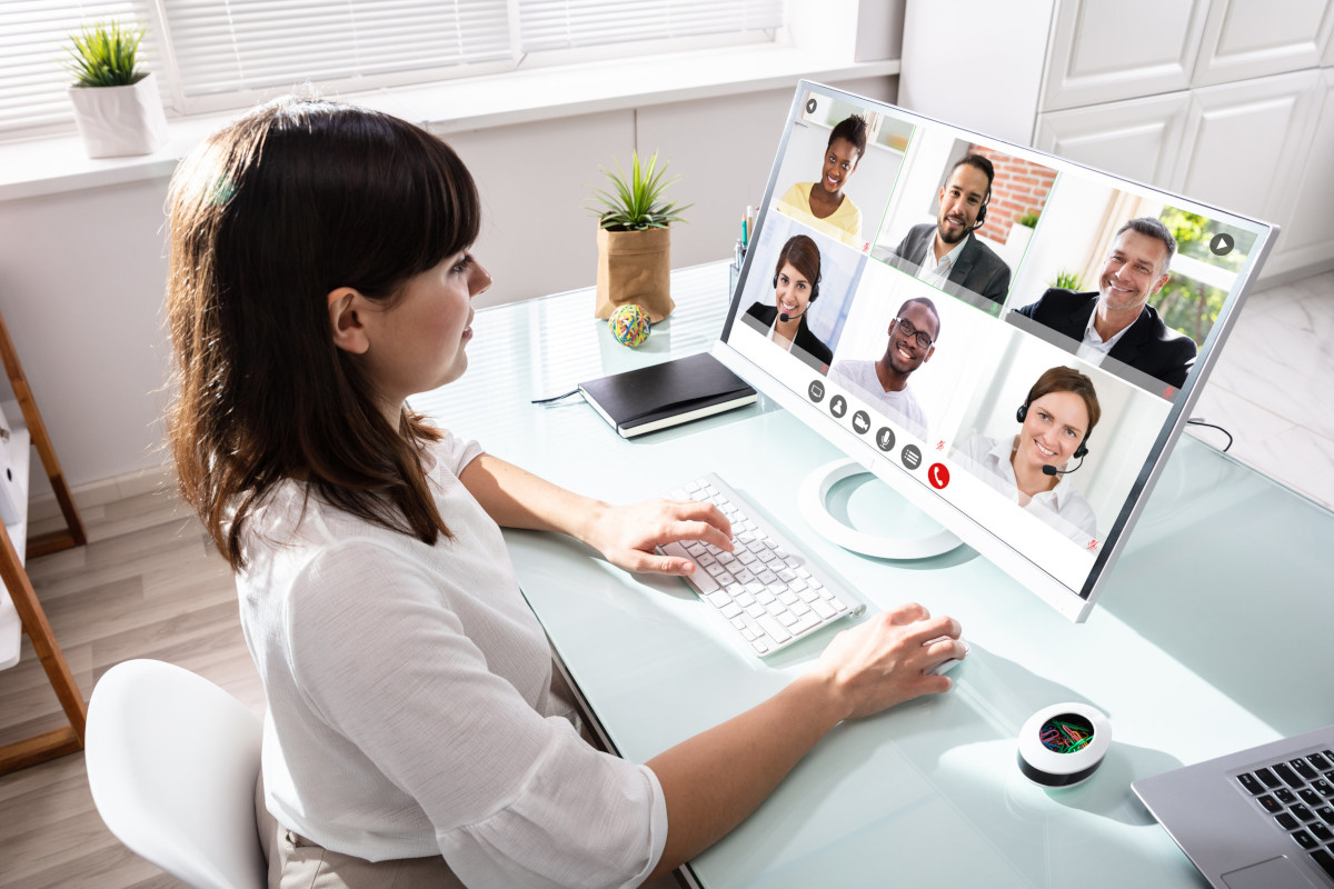A person on a virtual meeting